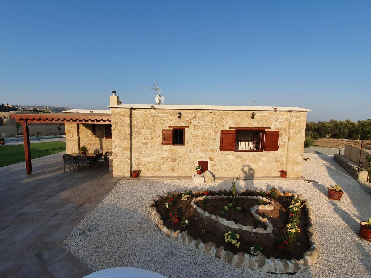 Villa Yioukkas Paphos ภายนอก รูปภาพ