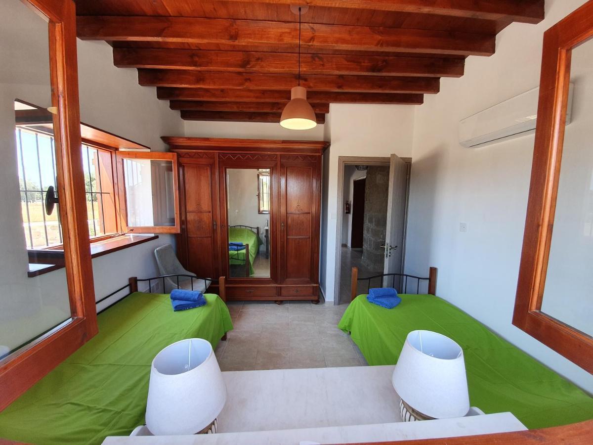 Villa Yioukkas Paphos ภายนอก รูปภาพ