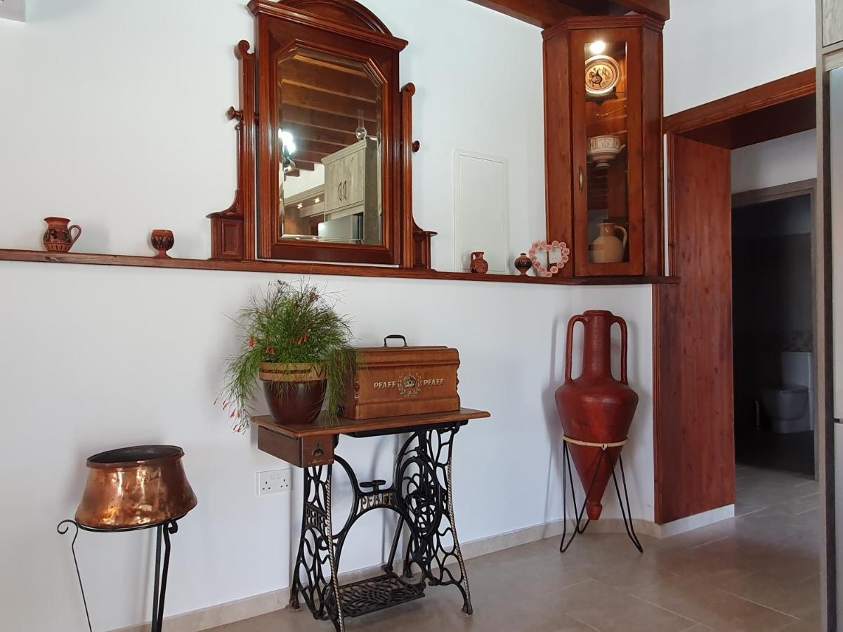 Villa Yioukkas Paphos ภายนอก รูปภาพ